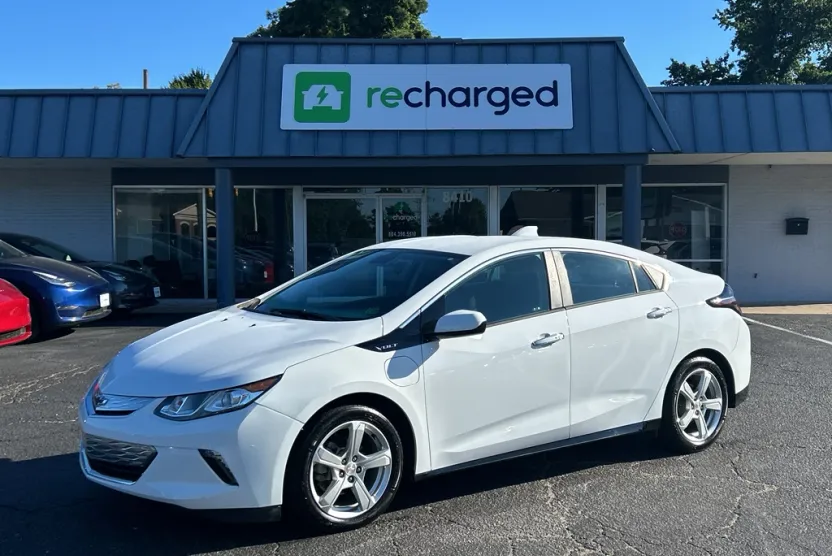 2018 Chevrolet Volt LT photo 1