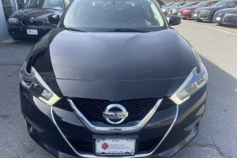 2018 Nissan Maxima SV photo 1