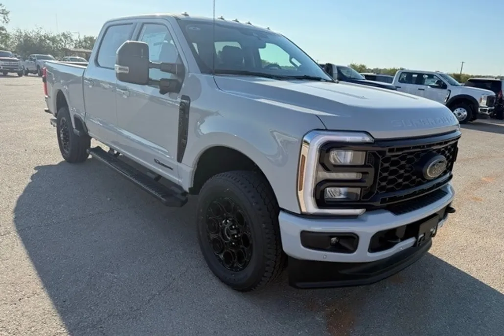 2026 Ford F-250 Lariat photo 1