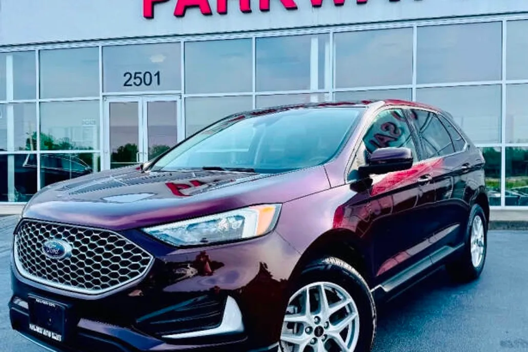 2023 Ford Edge SEL photo 1
