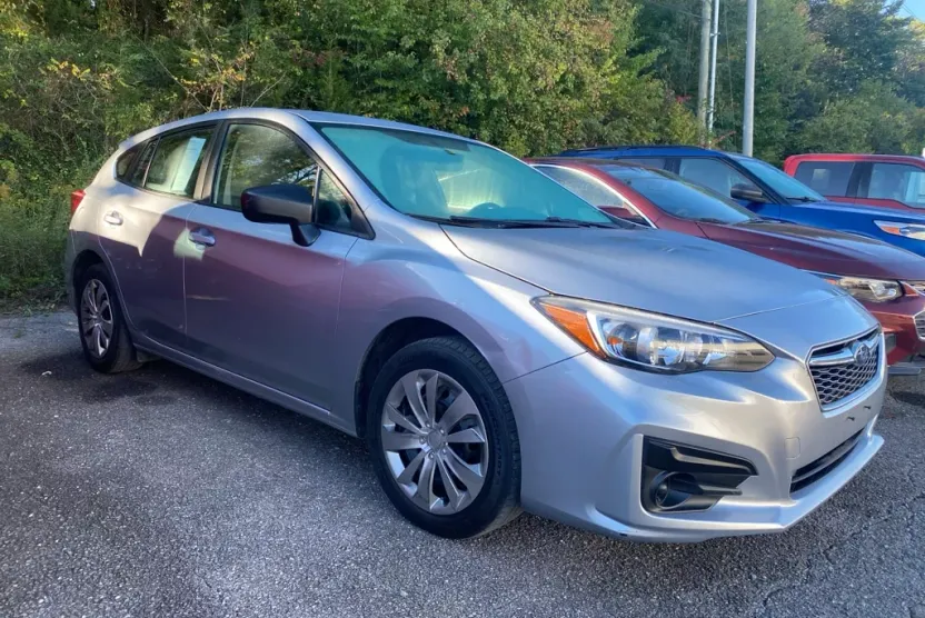 2019 Subaru Impreza 2.0i photo 1