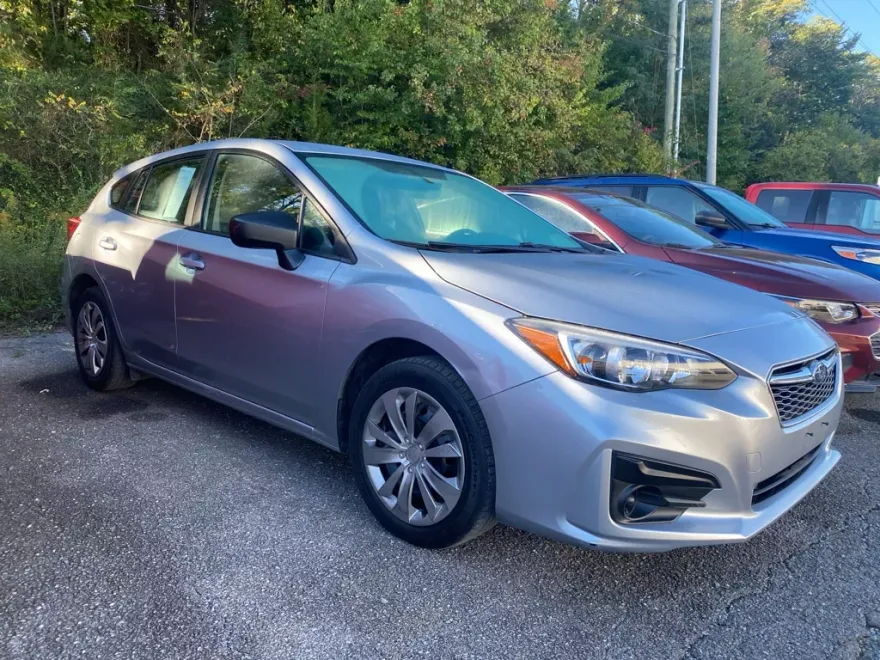 2019 Subaru Impreza 2.0i photo 1