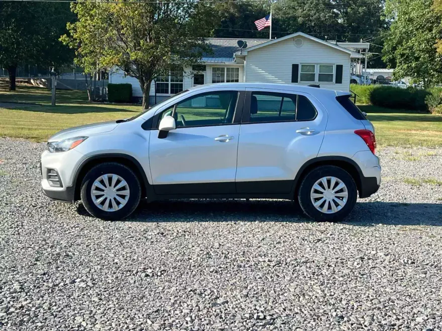 2018 Chevrolet Trax LS photo 1