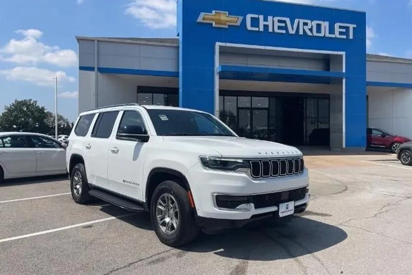 2023 Jeep Wagoneer Base photo 1