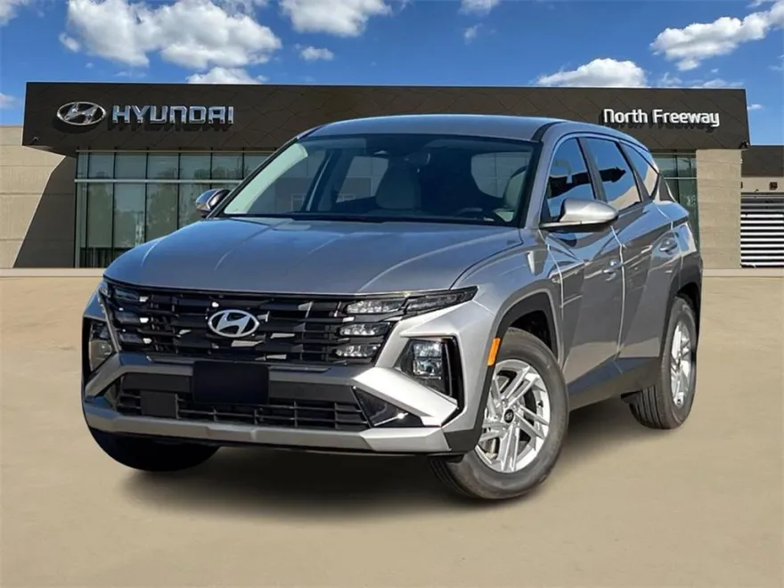 2025 Hyundai Tucson SE photo 1