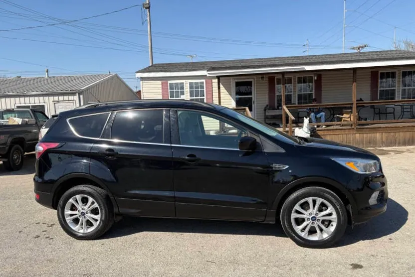 2018 Ford Escape SE photo 1