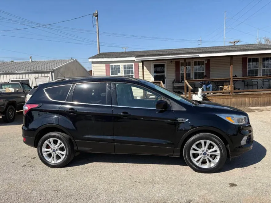 2018 Ford Escape SE photo 1