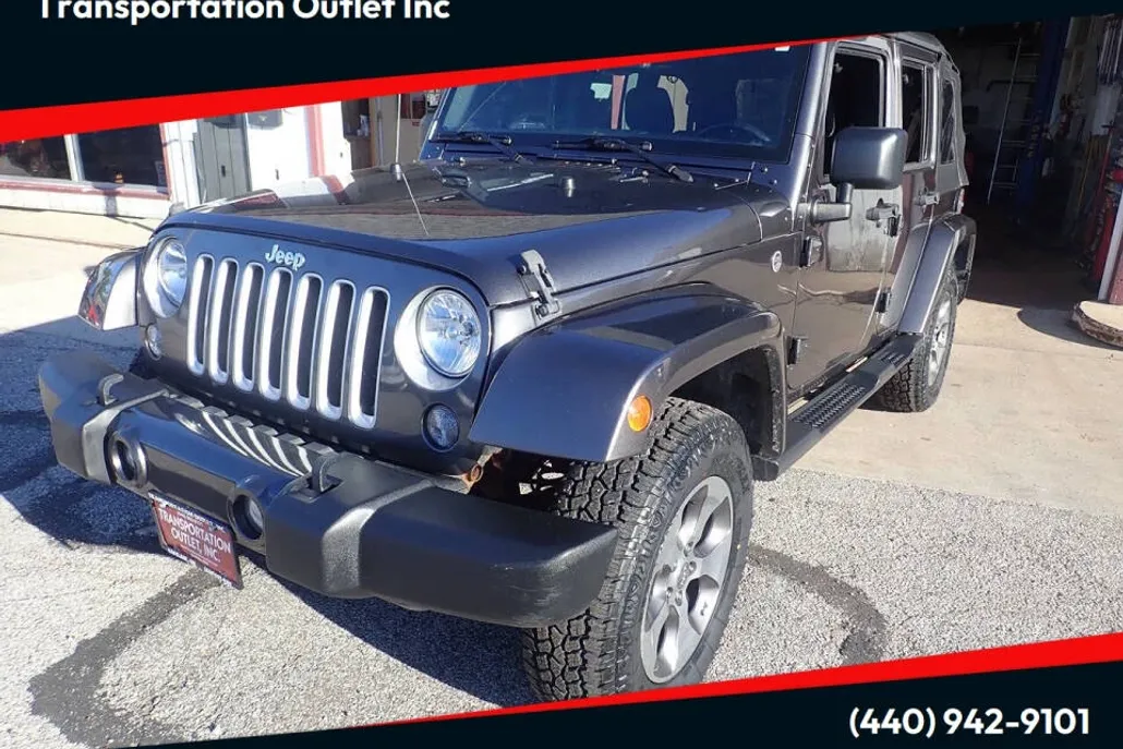 2016 Jeep Wrangler Unlimited Sahara photo 1