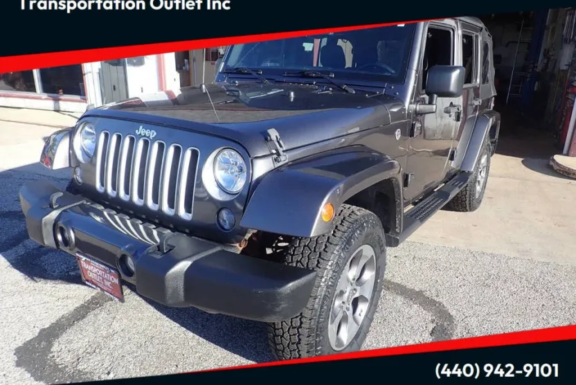 2016 Jeep Wrangler Unlimited Sahara photo 1