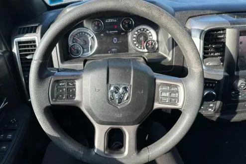 2022 Ram 1500 Classic Warlock photo 2