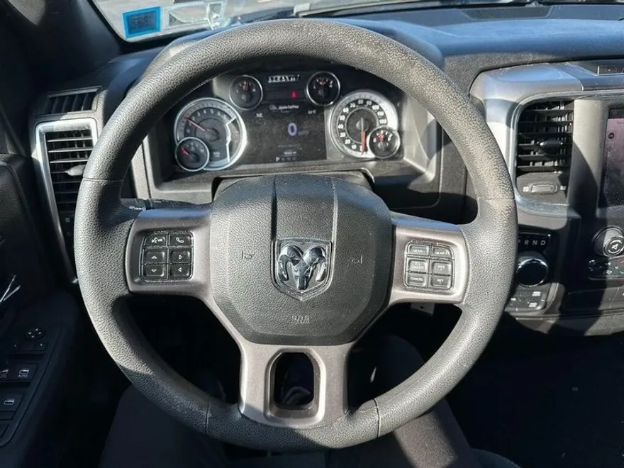 2022 Ram 1500 Classic Warlock photo 2