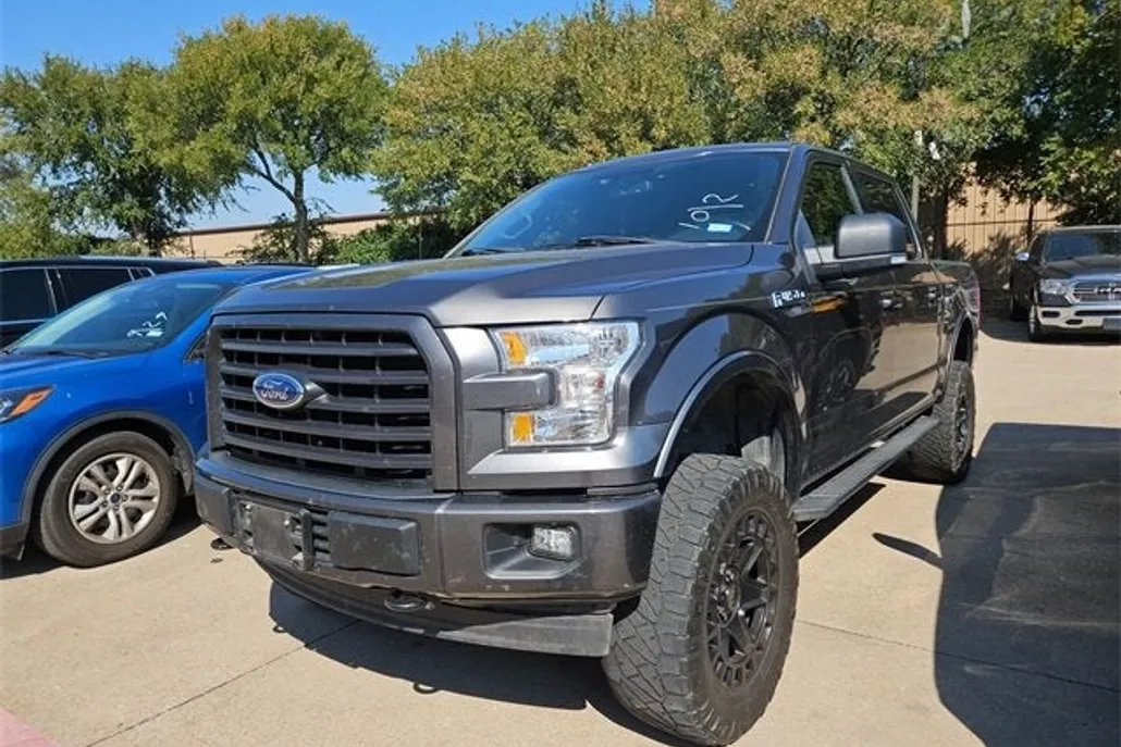 2017 Ford F-150 XLT photo 1