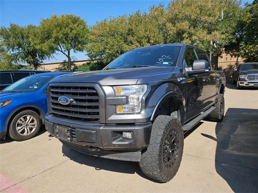 2017 Ford F-150 XLT photo 1