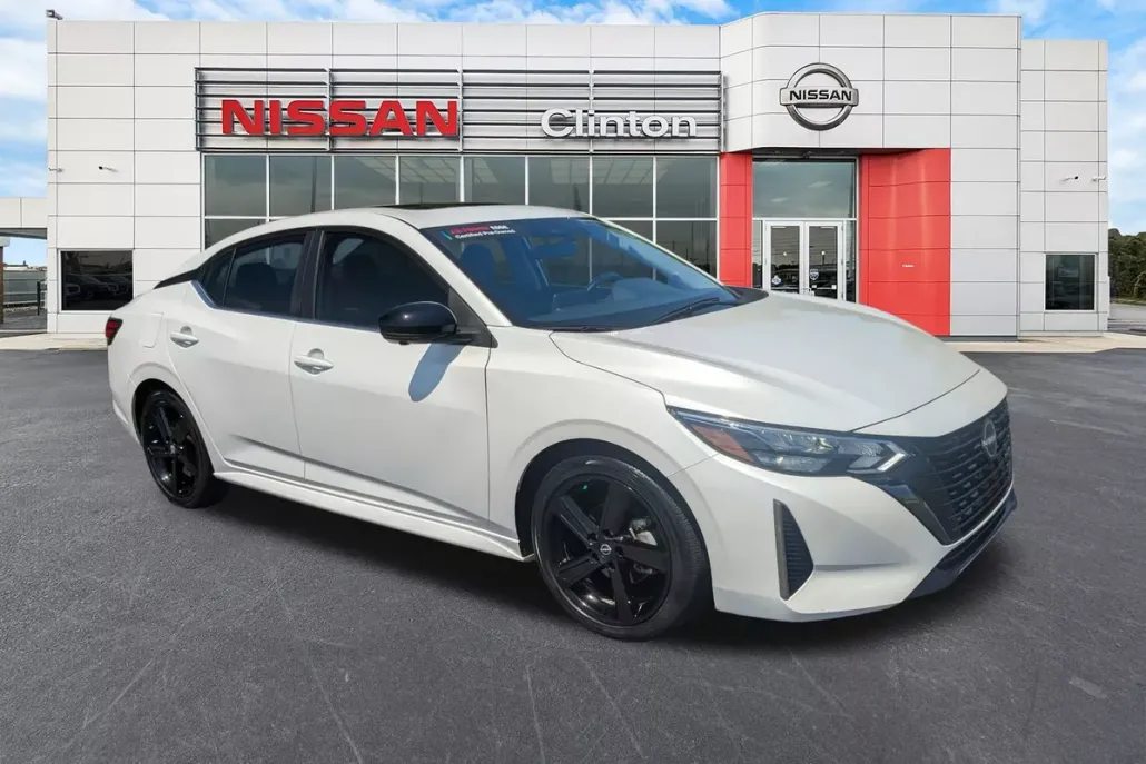 2024 Nissan Sentra SR photo 1