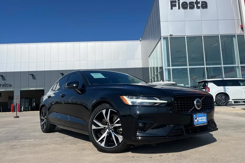 2024 Volvo S60 B5 Plus photo 1