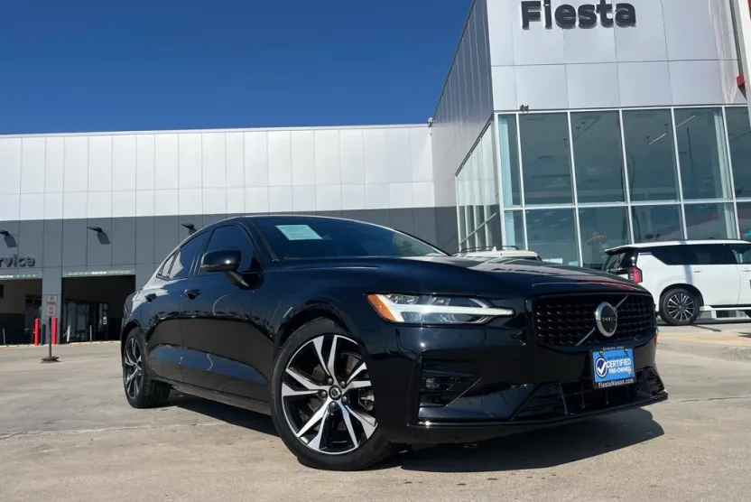 2024 Volvo S60 B5 Plus photo 1