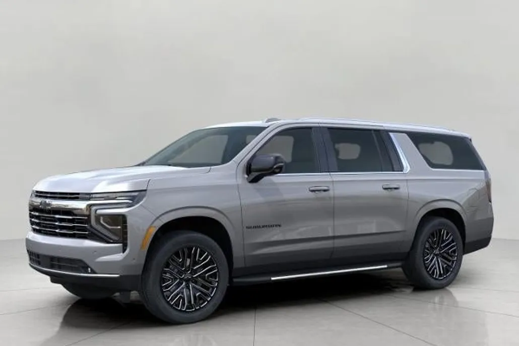 2025 Chevrolet Suburban LT photo 1