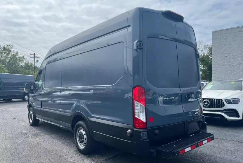 2019 Ford Transit Cargo photo 1