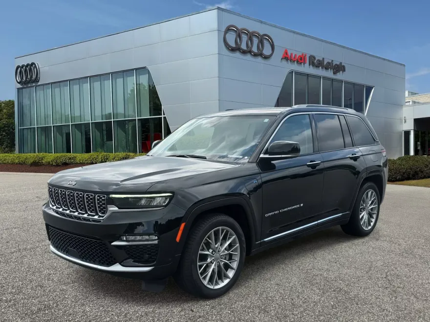 2022 Jeep Cherokee Summit 4xe photo 1