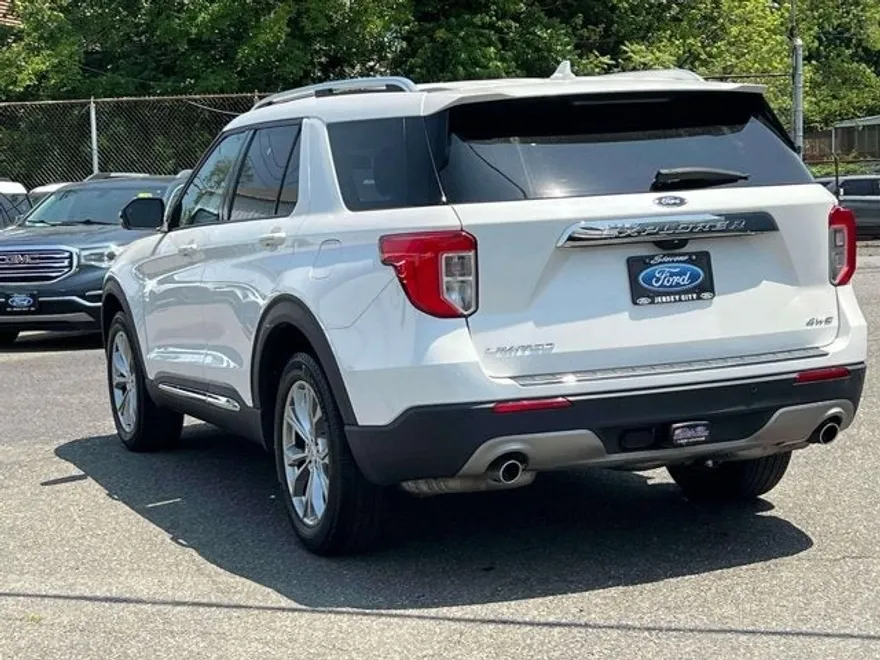 2022 Ford Explorer Limited photo 1