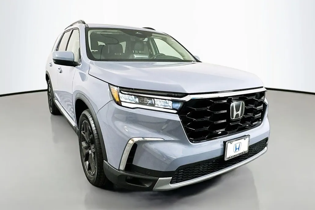 2025 Honda Pilot Touring photo 1
