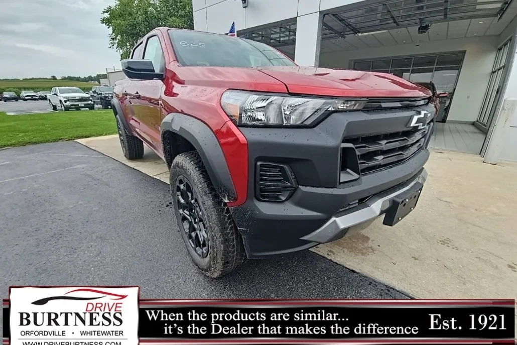 2026 Chevrolet Colorado Trail Boss photo 1