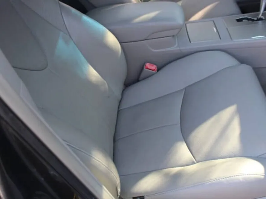 2008 Toyota Camry SE photo 1