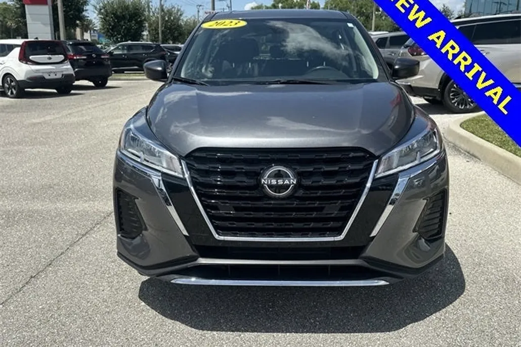 2023 Nissan Kicks S photo 1