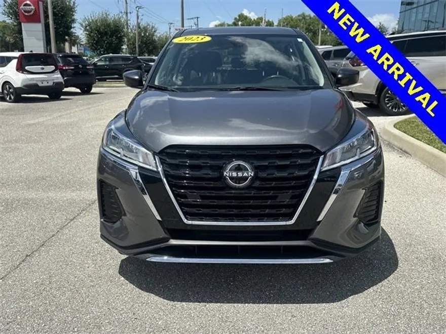 2023 Nissan Kicks S photo 1