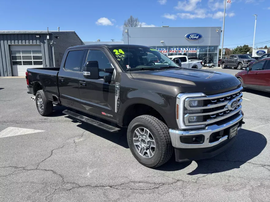 2024 Ford F-350 Lariat photo 1