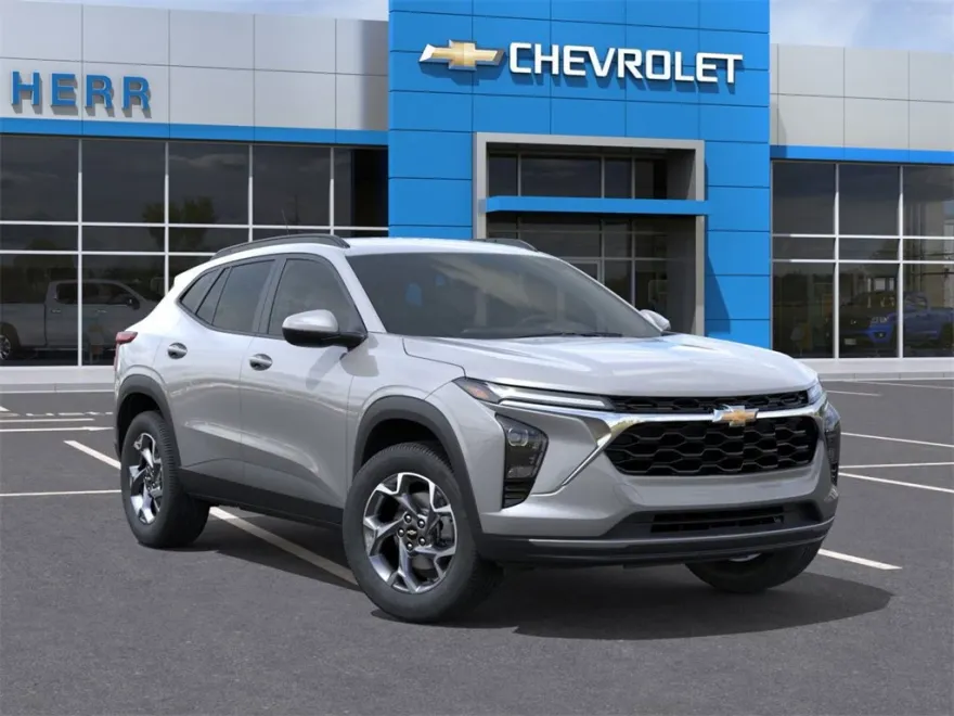 2025 Chevrolet Trax LT photo 1