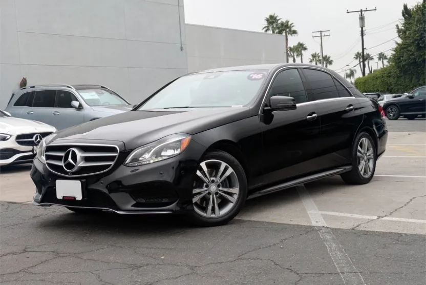 2016 Mercedes Benz E 250 BlueTEC Sport photo 1