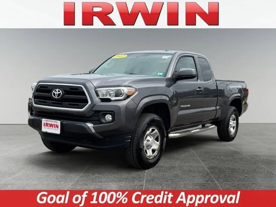 2017 Toyota Tacoma SR5 photo 1