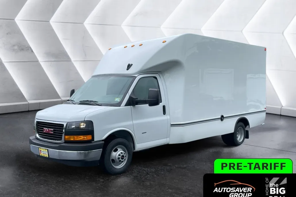 2025 Gmc Savana Cutaway 3500 photo 1