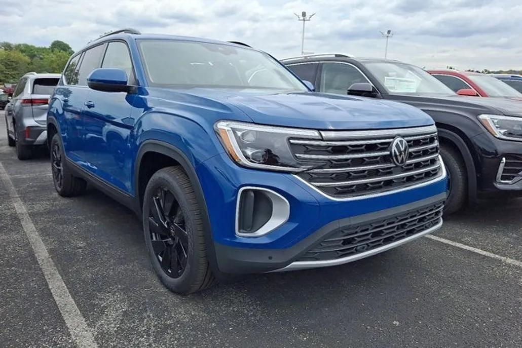 2026 Volkswagen Atlas SE Technology photo 1