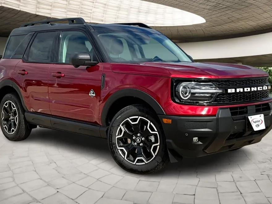 2025 Ford Bronco Sport Outer Banks photo 1