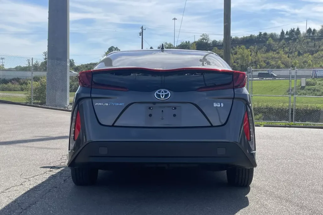 2018 Toyota Prius Prime Plus photo 1