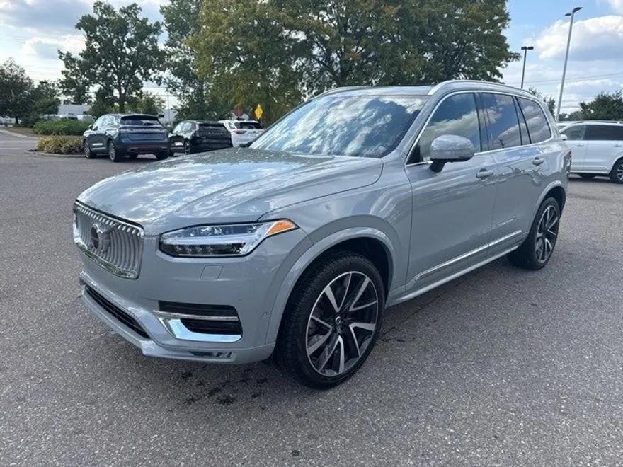 2024 Volvo XC90 Plus photo 1