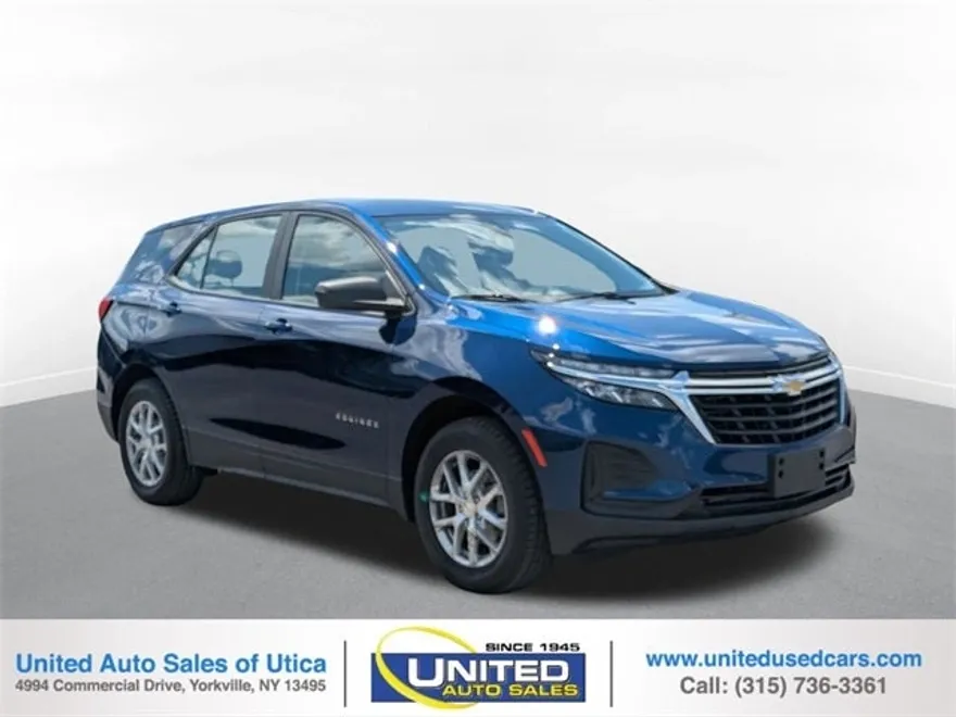 2022 Chevrolet Equinox LS photo 1