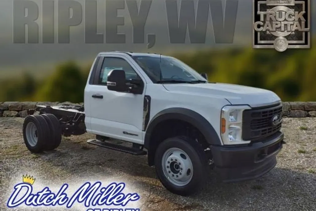 2025 Ford F-550 XL photo 1