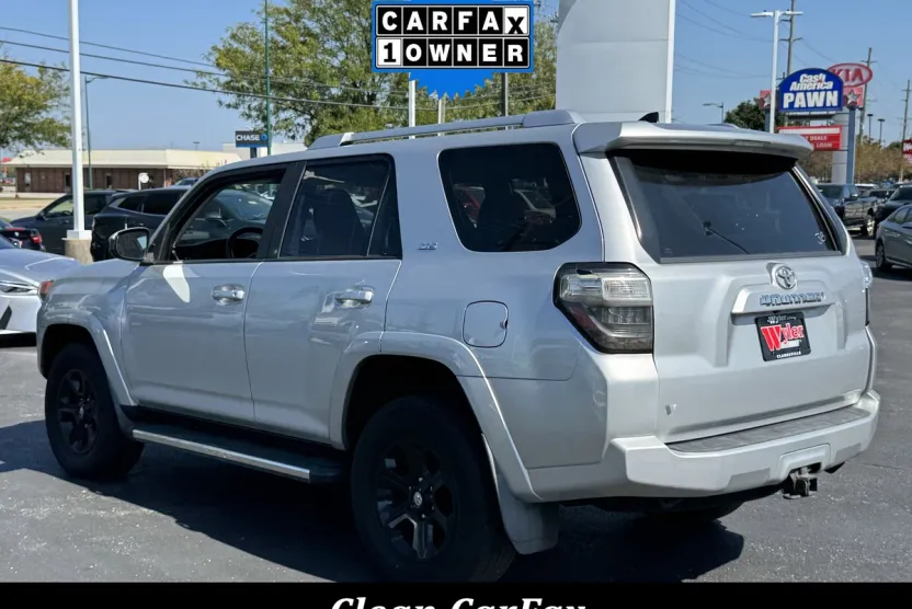 2018 Toyota 4Runner SR5 photo 1