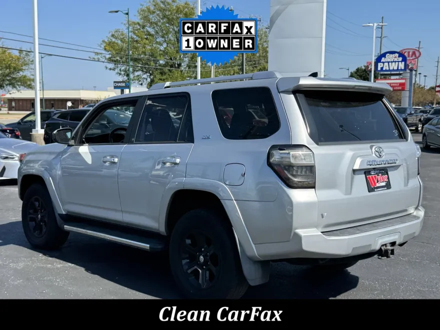 2018 Toyota 4Runner SR5 photo 1