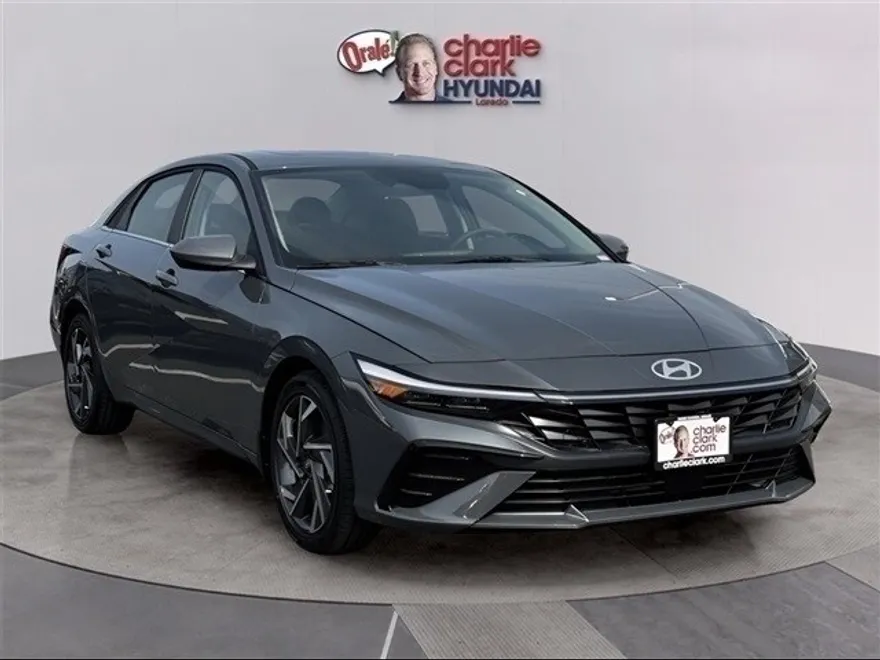 2025 Hyundai Elantra SEL Convenience photo 1
