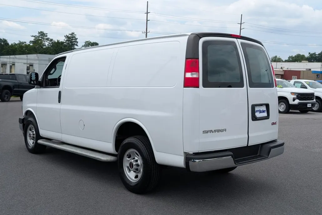2023 Gmc Savana Cargo 2500 photo 1
