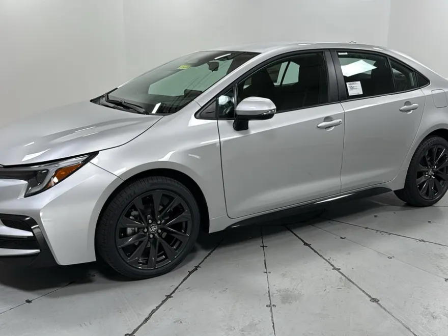 2026 Toyota Corolla SE photo 1