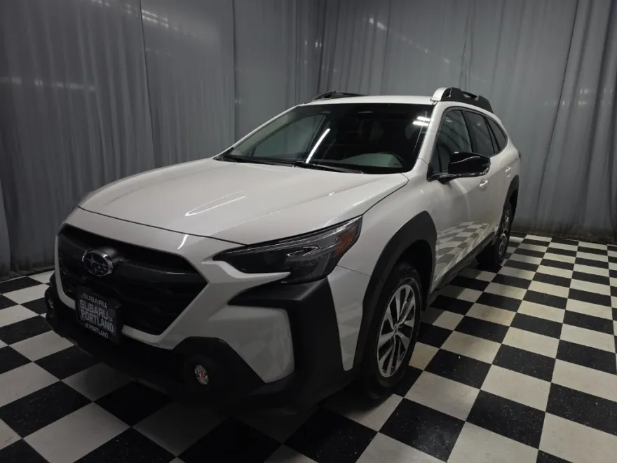 2025 Subaru Outback Premium photo 1