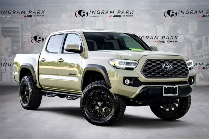 2020 Toyota Tacoma TRD Off-Road photo 1