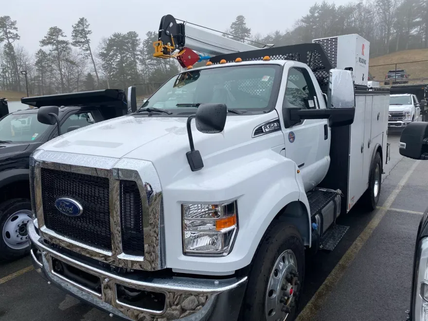 2024 Ford F-750 photo 1