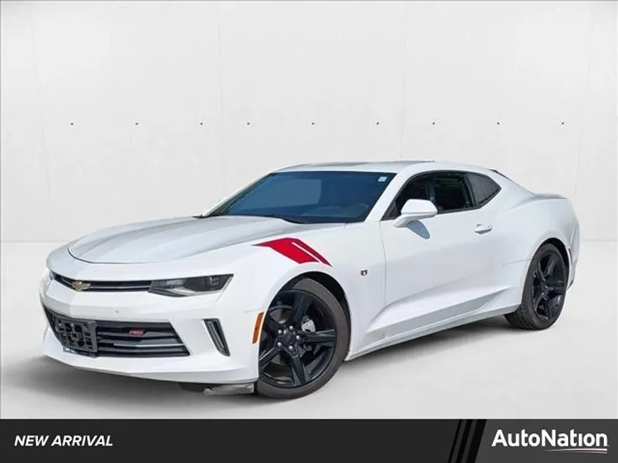 2016 Chevrolet Camaro 1LT photo 1