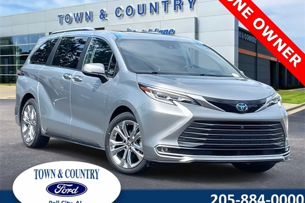2023 Toyota Sienna Platinum photo 1